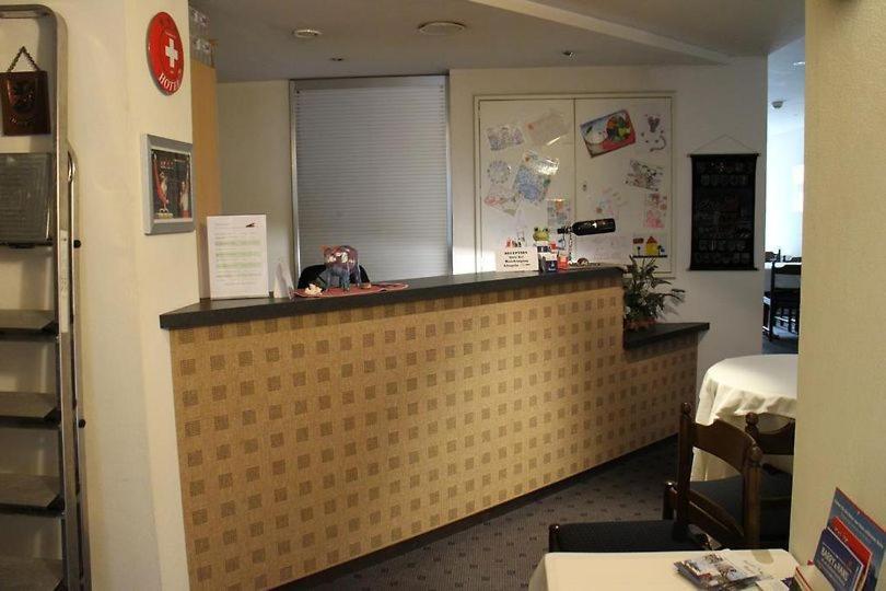 Hotel Rebstock Meiringen Bagian luar foto
