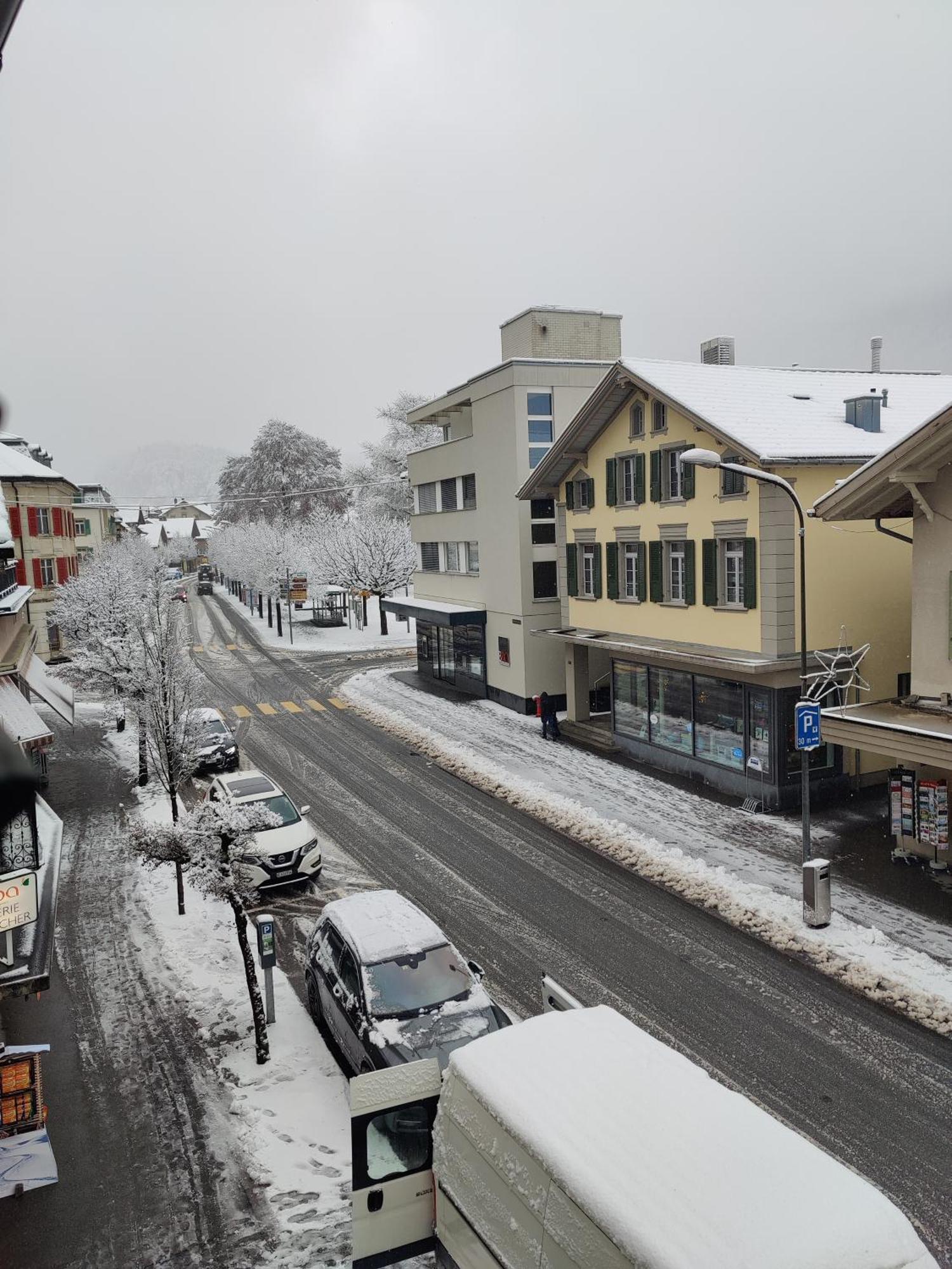 Hotel Rebstock Meiringen Bagian luar foto