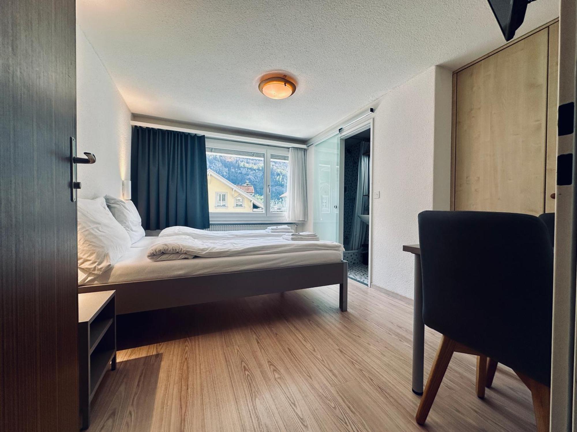 Hotel Rebstock Meiringen Bagian luar foto