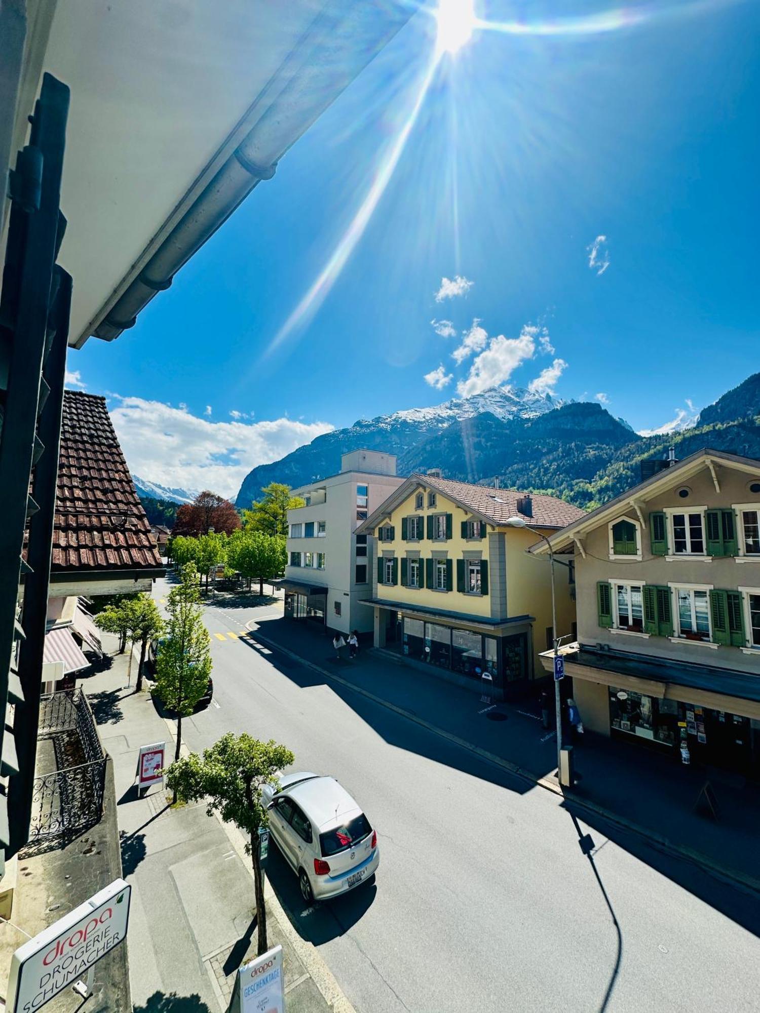 Hotel Rebstock Meiringen Bagian luar foto
