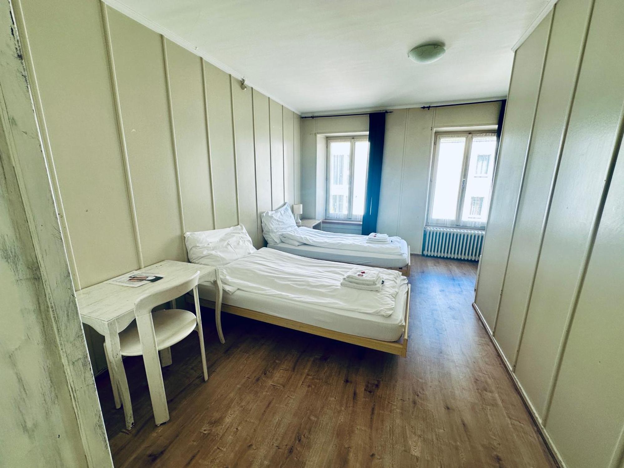 Hotel Rebstock Meiringen Bagian luar foto