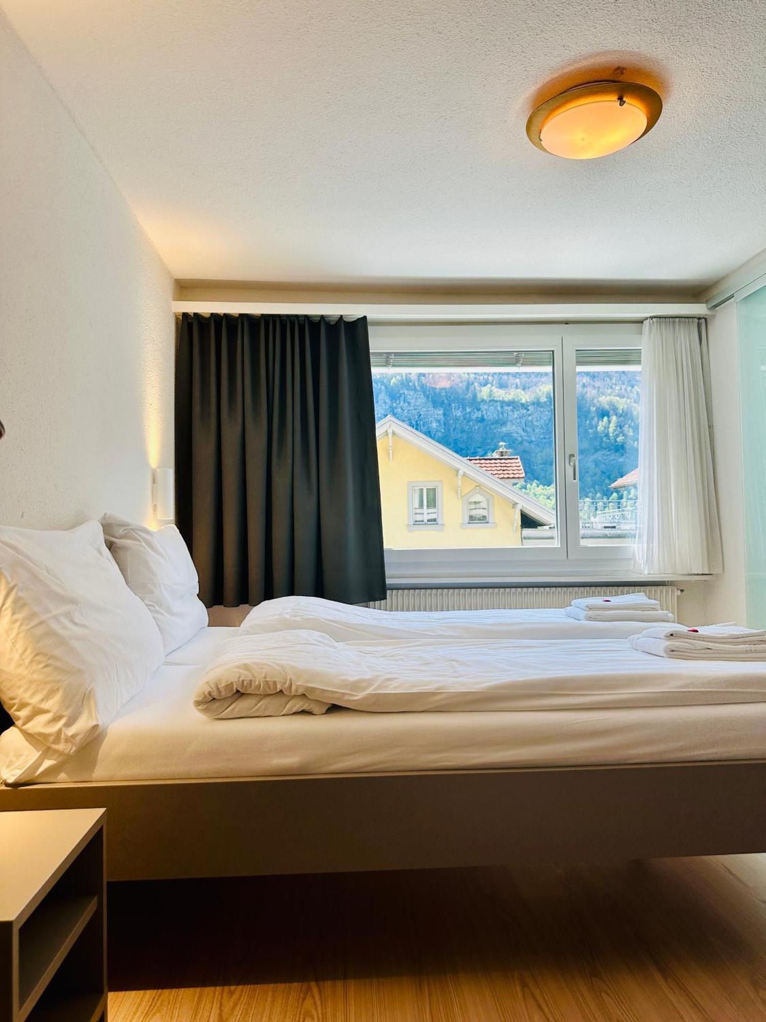 Hotel Rebstock Meiringen Bagian luar foto