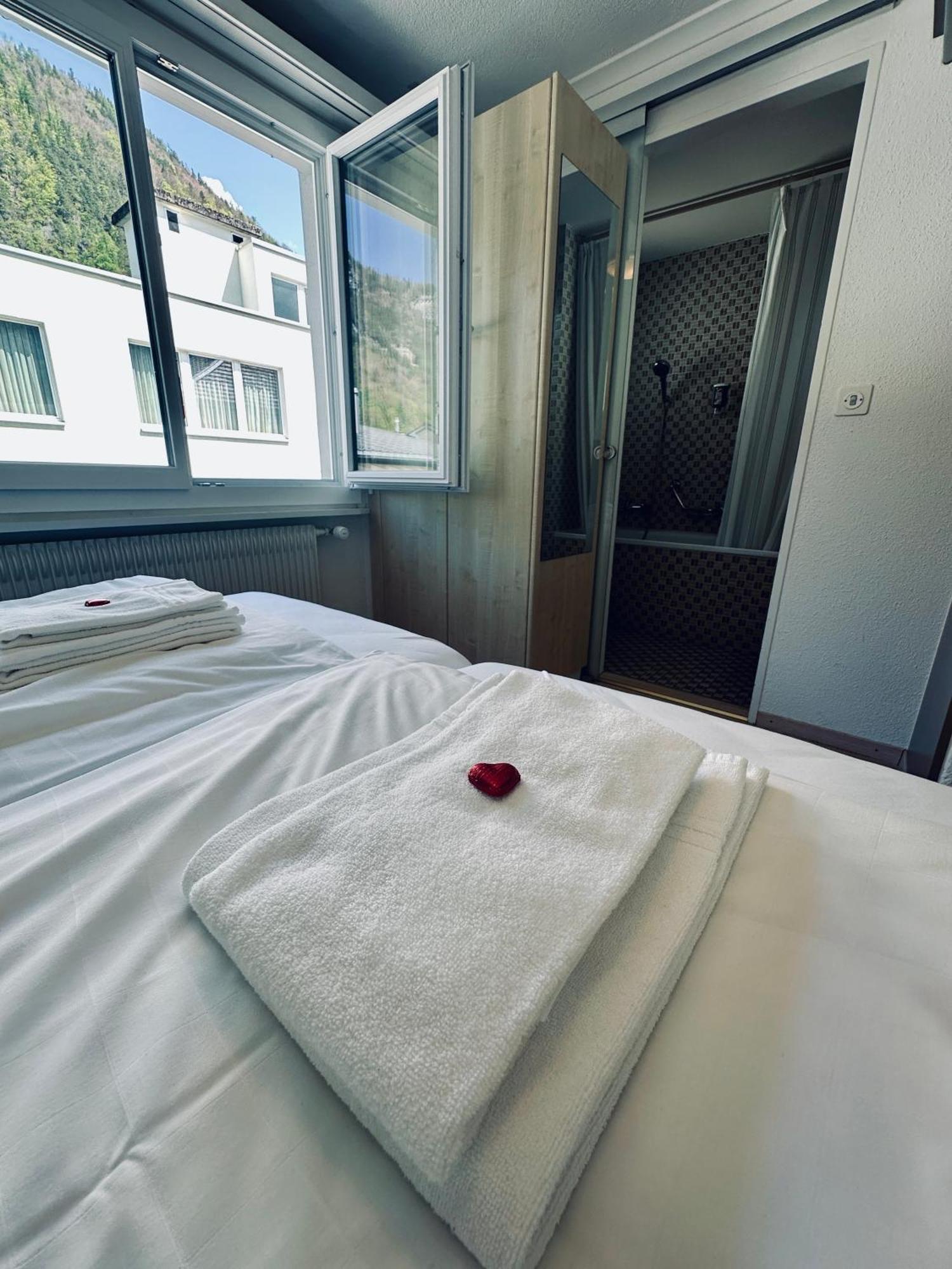 Hotel Rebstock Meiringen Bagian luar foto